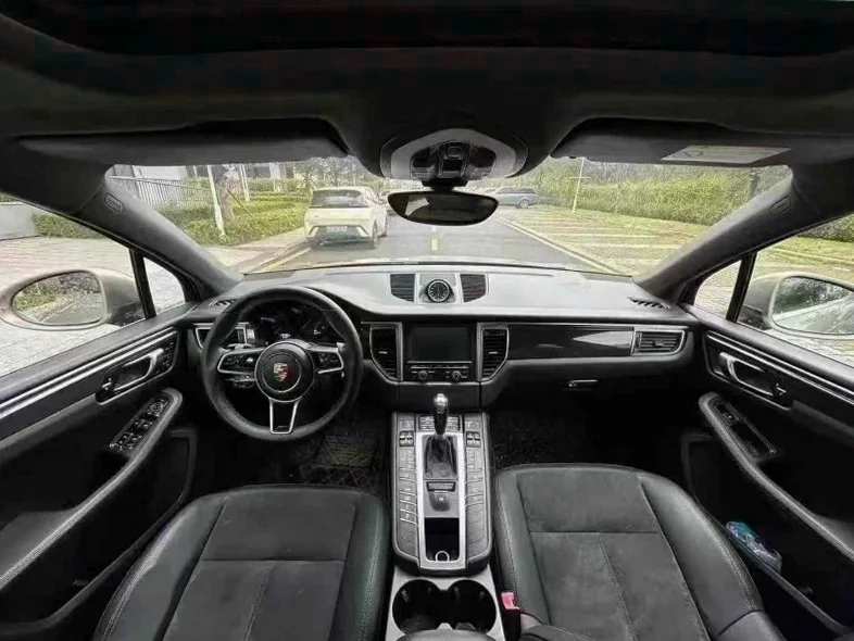 保时捷Macan 后面外观二