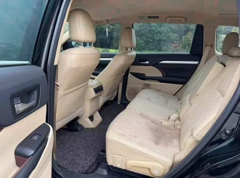 丰田汉兰达 后面外观一