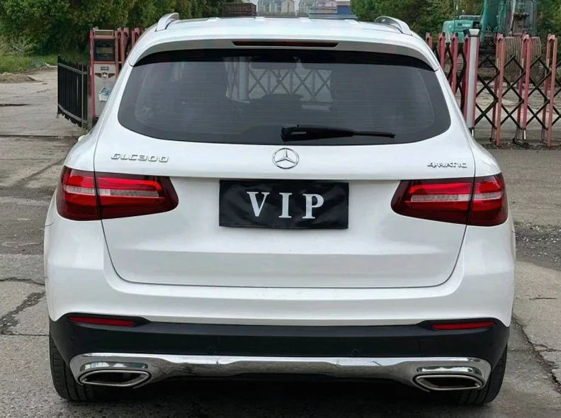 奔驰GLC 后面外观一