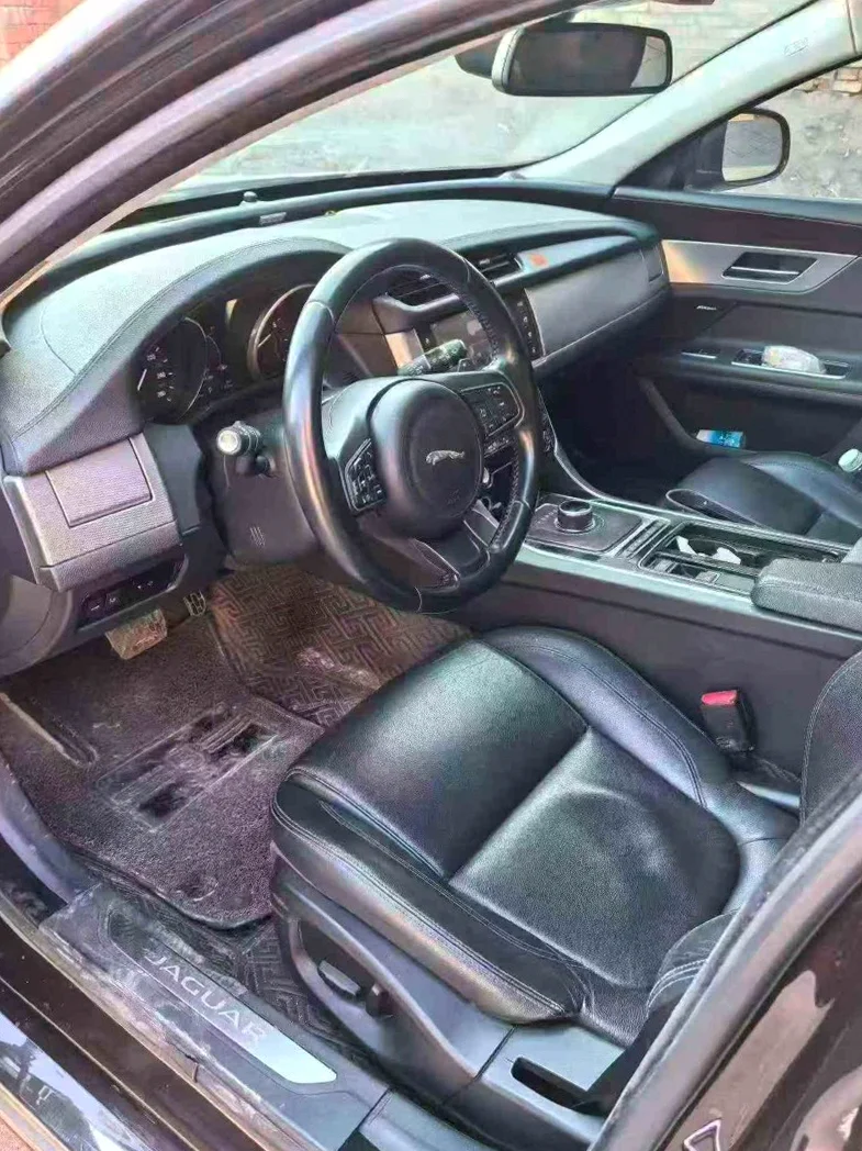 捷豹XFL 后面外观一