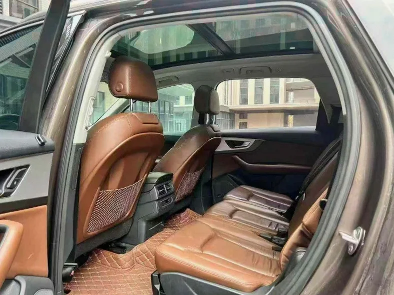 奥迪Q7 后面外观二