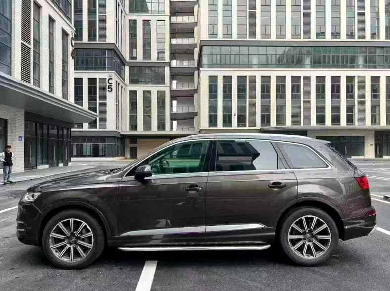 奥迪Q7 后面外观三