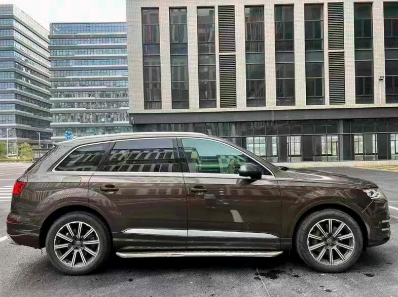 奥迪Q7 内饰前排