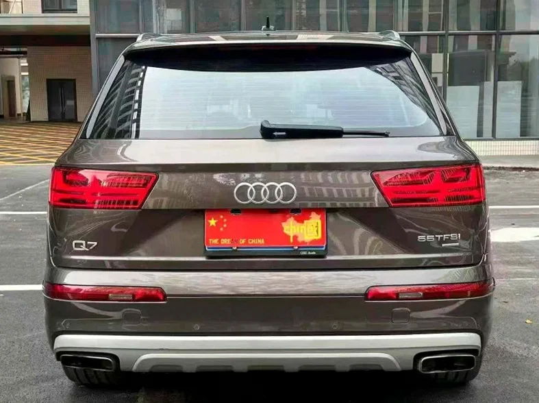 奥迪Q7 内饰后排