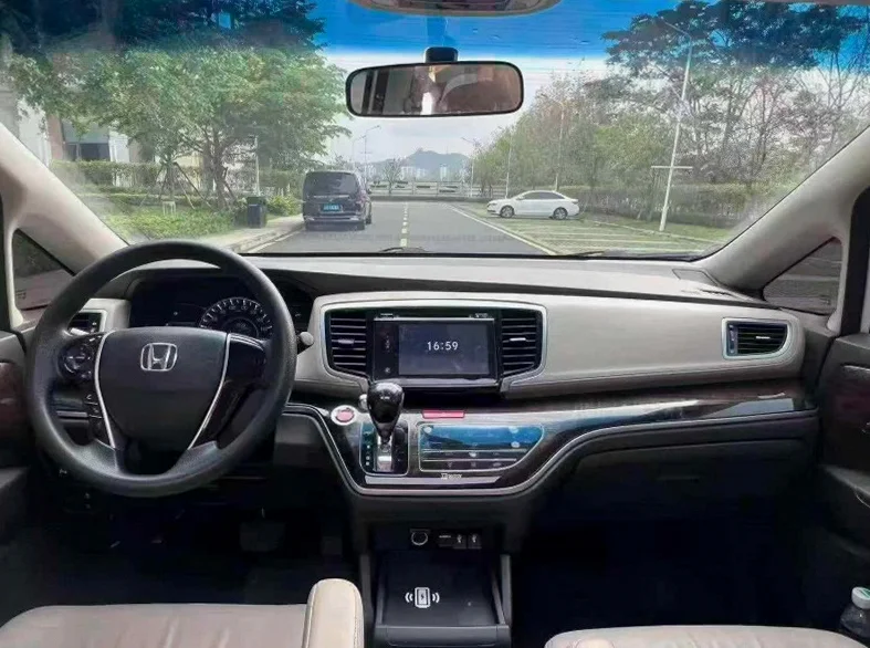 本田奥德赛 后面外观二