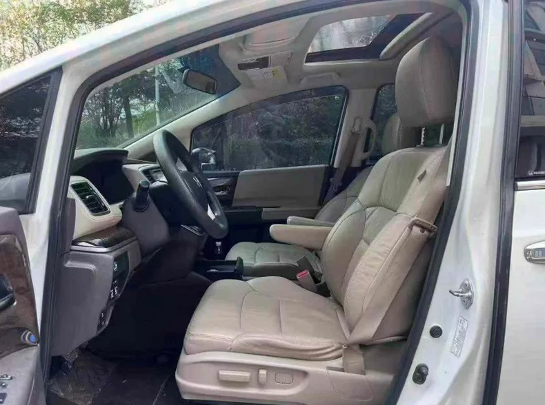 本田奥德赛 后面外观一