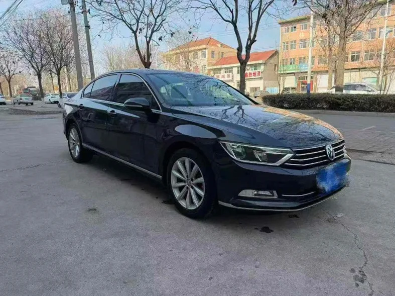 大众迈腾 正面外观二