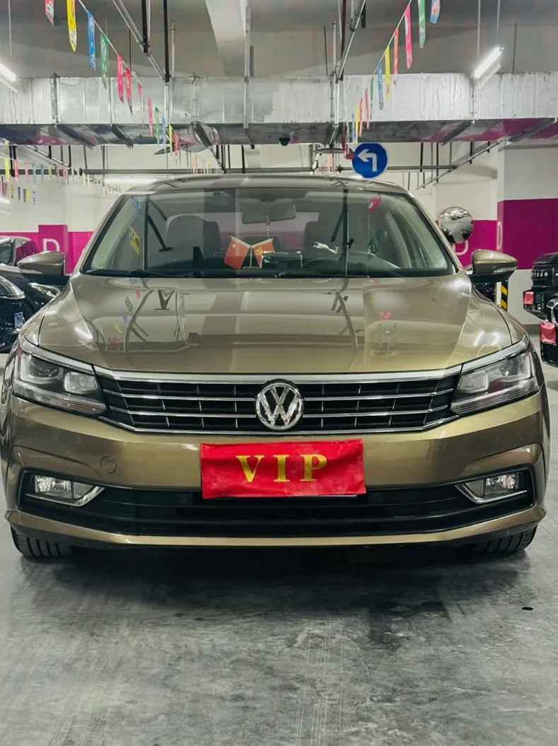 17年大众帕萨特1.8T新款高配版