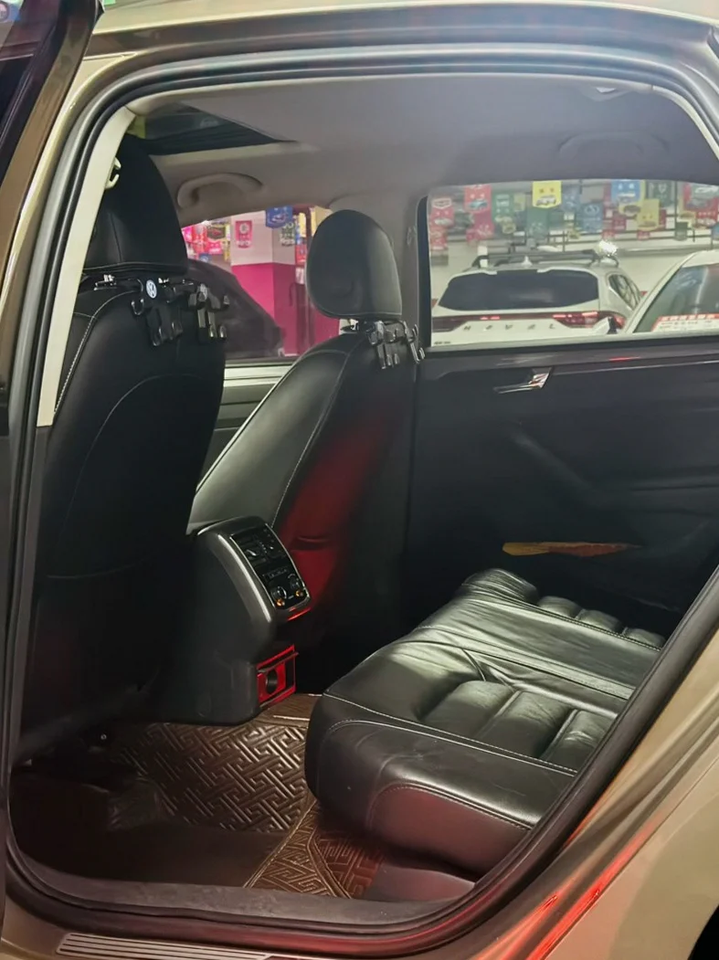 大众帕萨特 后面外观二