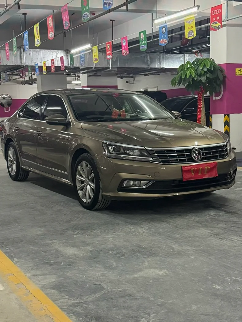 大众帕萨特 正面外观二