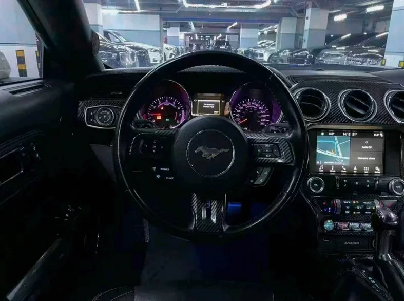 福特野马 后面外观二