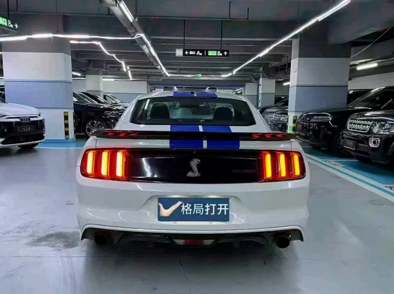 福特野马 内饰后排