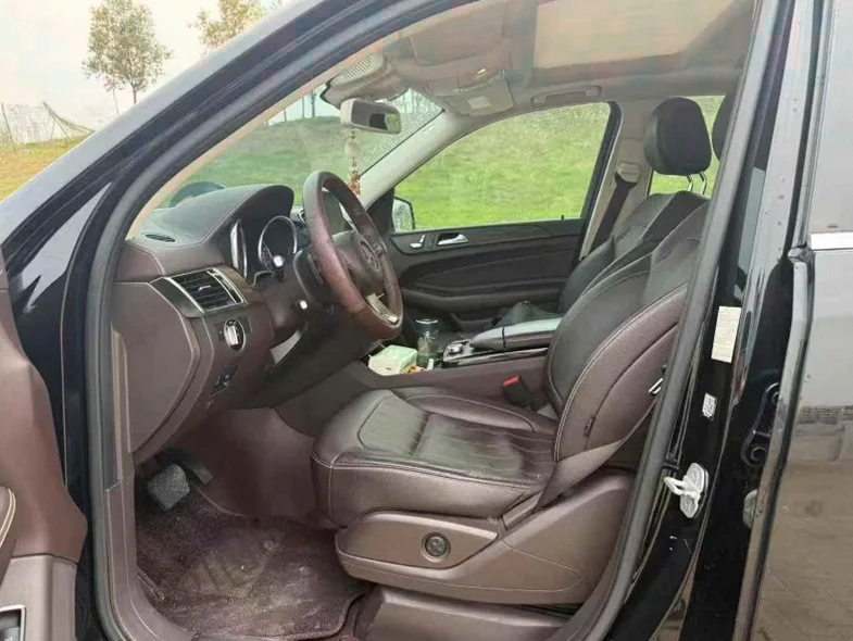 奔驰GLE 后面外观一