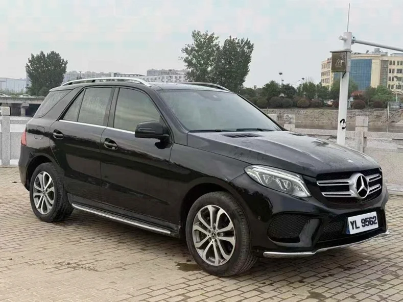 奔驰GLE 正面外观三