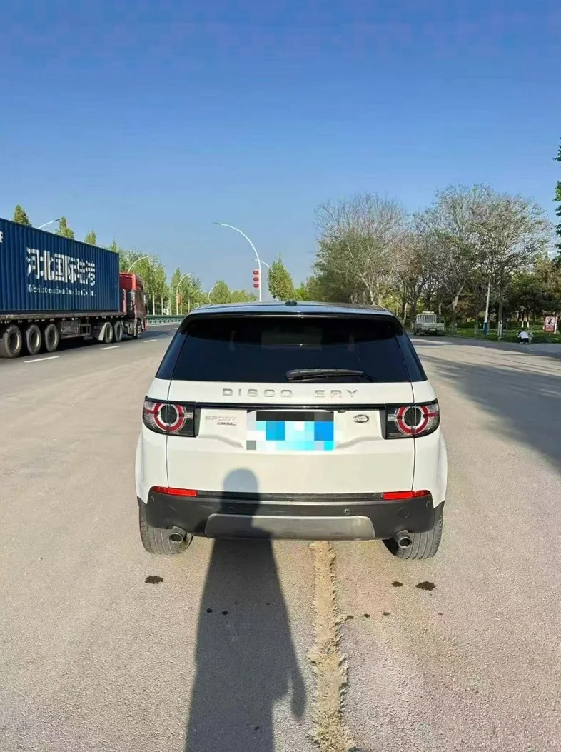 路虎发现神行 驾驶室