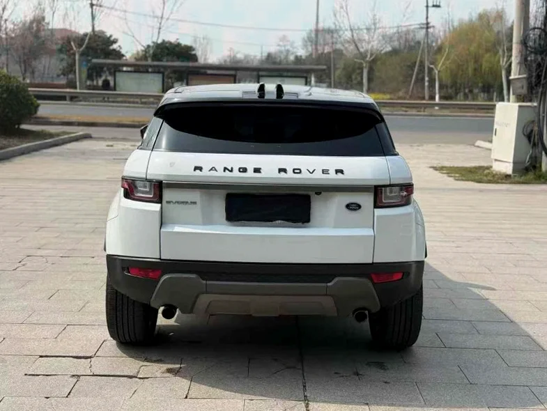 路虎极光 驾驶室