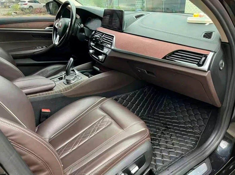 宝马5系 内饰前排