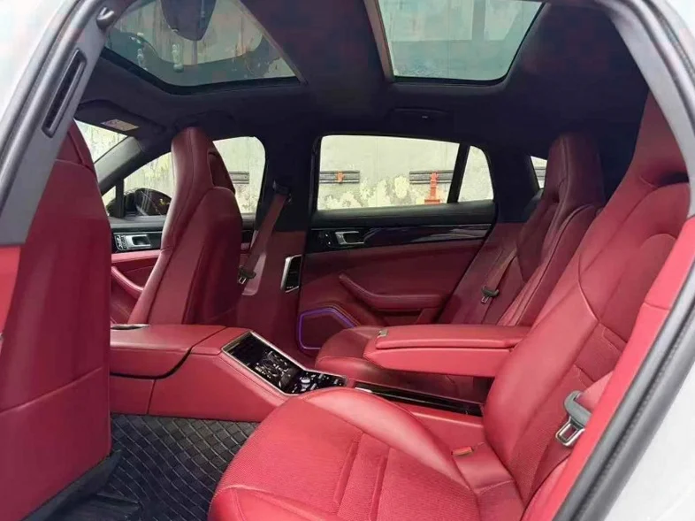 保时捷帕拉梅拉 后面外观三