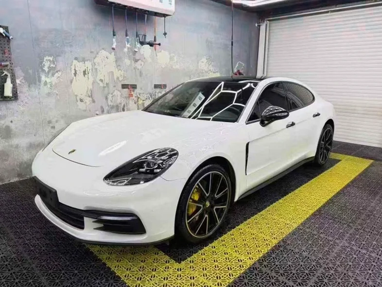 保时捷帕拉梅拉 内饰后排