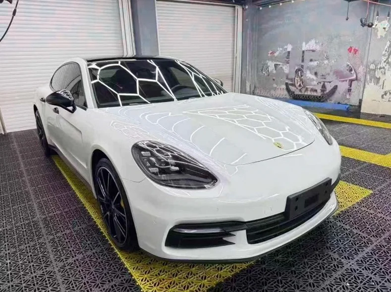 保时捷帕拉梅拉 正面外观二