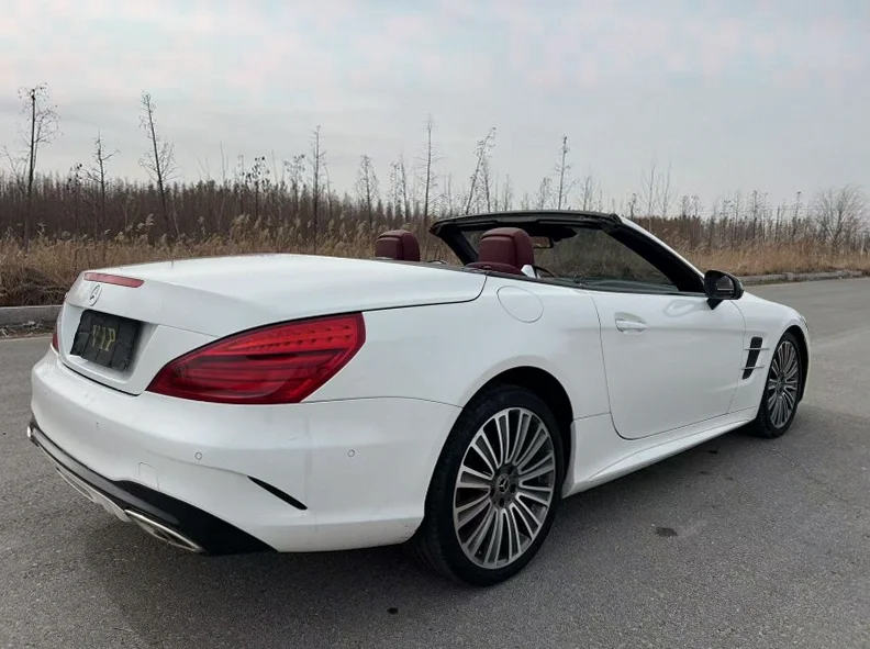 奔驰SL 后面外观二