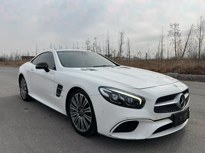 奔驰SL 正面外观二