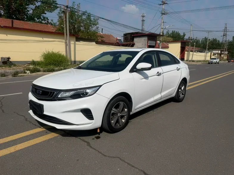 吉利帝豪 后面外观三