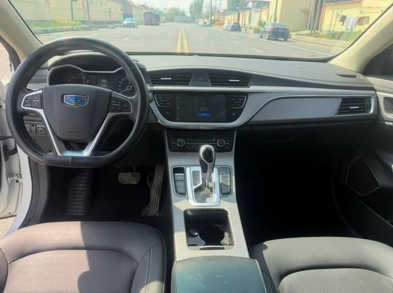 吉利帝豪 后面外观二