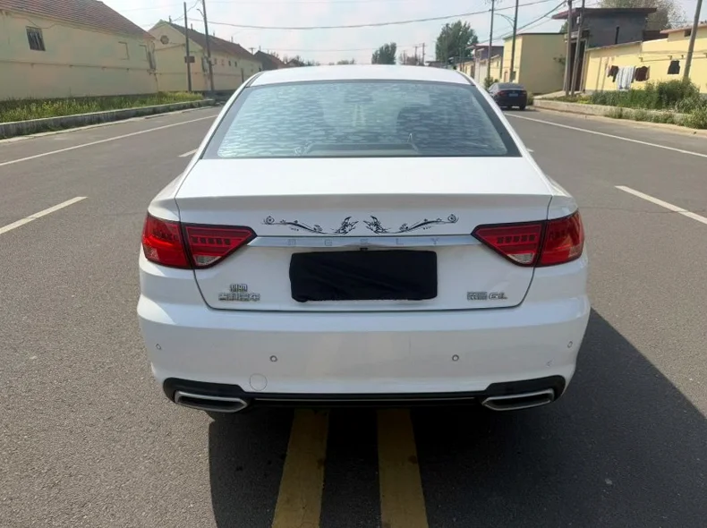 吉利帝豪 正面外观三