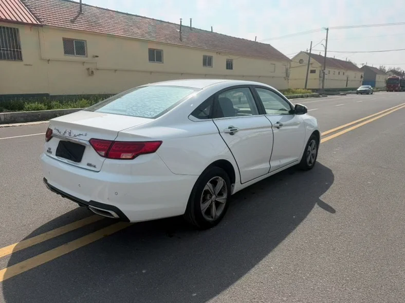 吉利帝豪 驾驶室