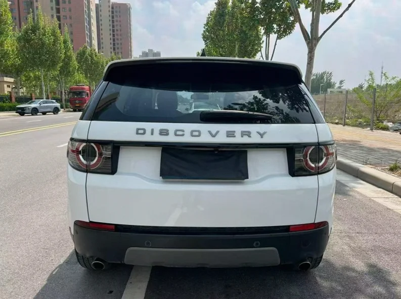 路虎发现神行 驾驶室