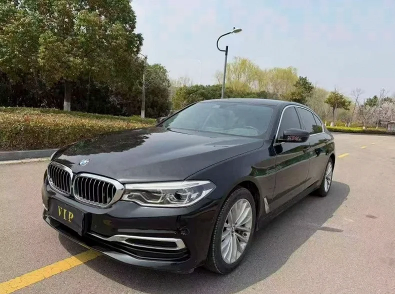 宝马5系 正面外观三