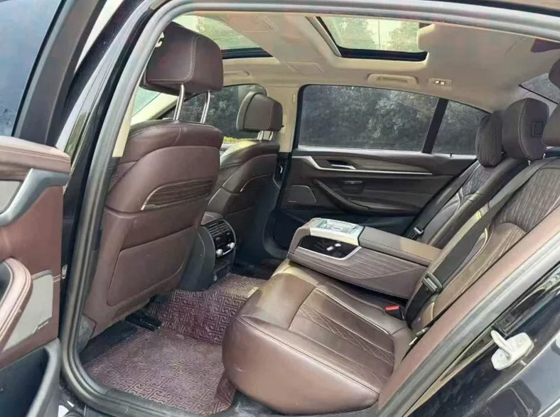 宝马5系 内饰前排