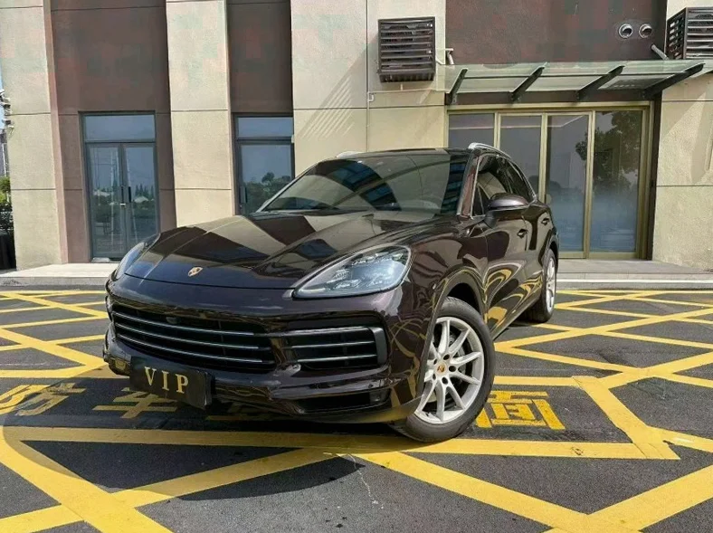 保时捷卡宴 正面外观二