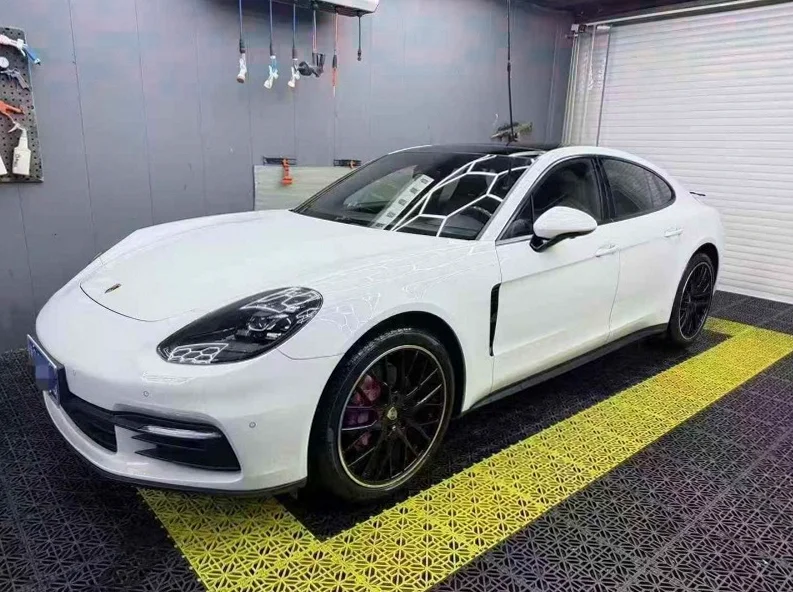 保时捷帕拉梅拉 正面外观二