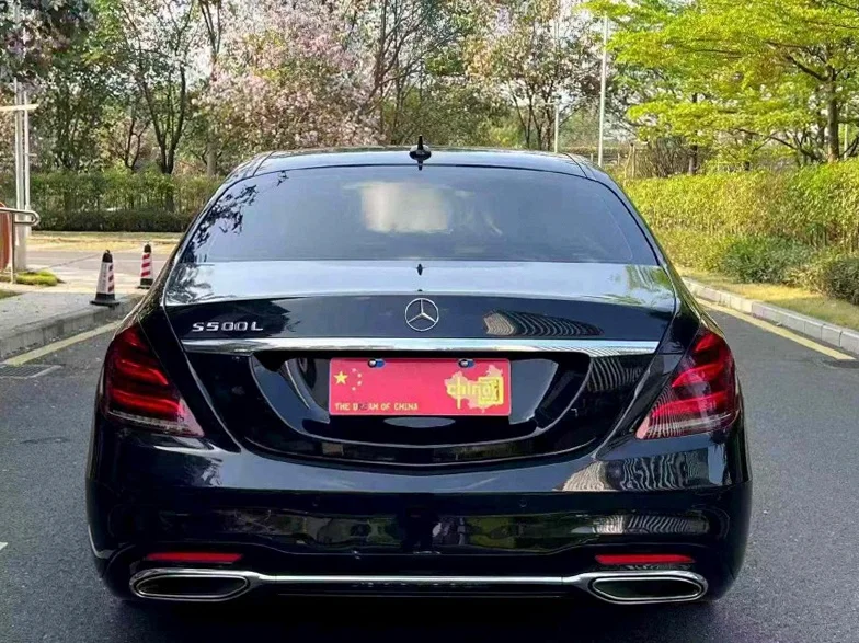 奔驰S 内饰前排