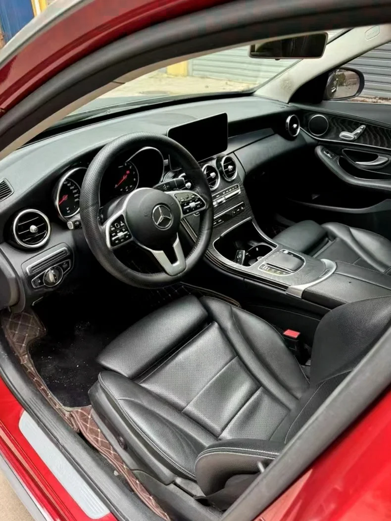 奔驰C 后面外观一