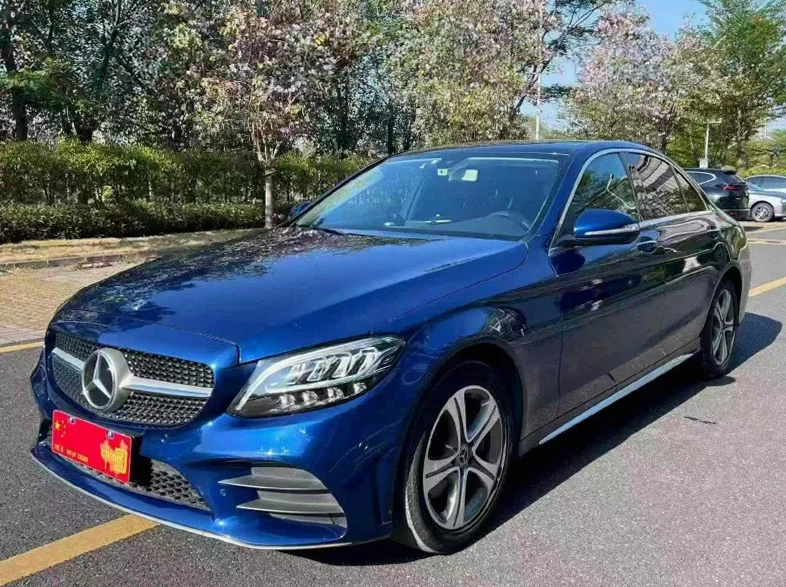 奔驰GLC 正面外观二