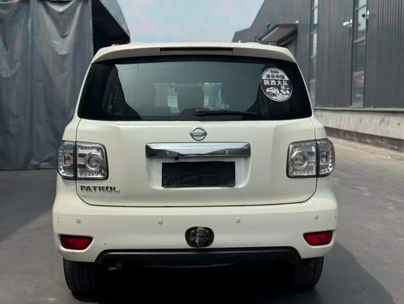 日产途乐 驾驶室