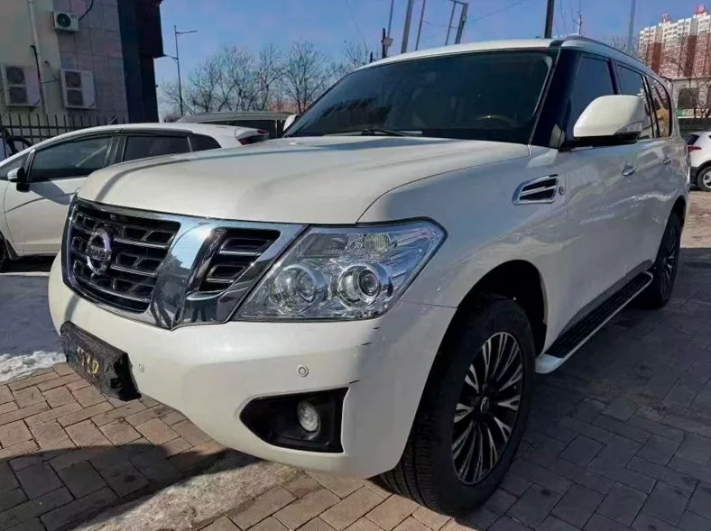 日产途乐 正面外观二