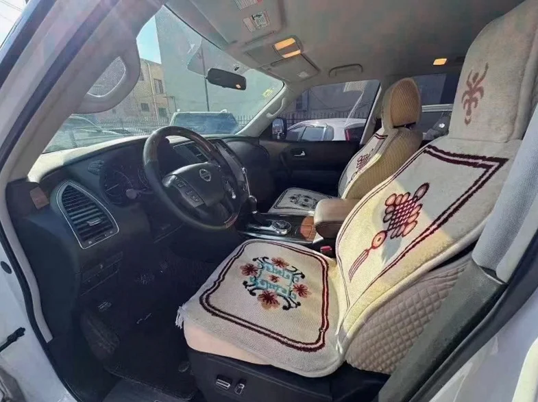 日产途乐 后面外观一