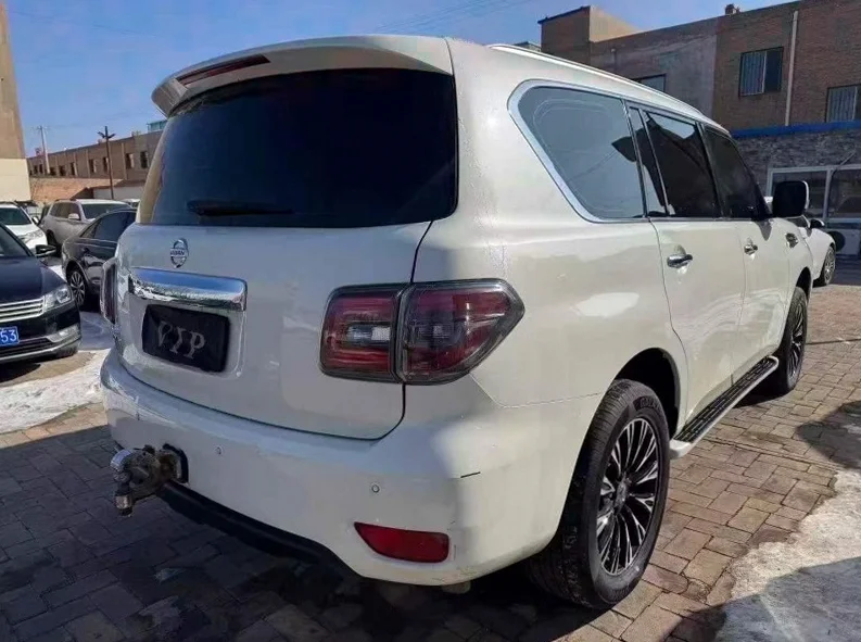 日产途乐 内饰前排