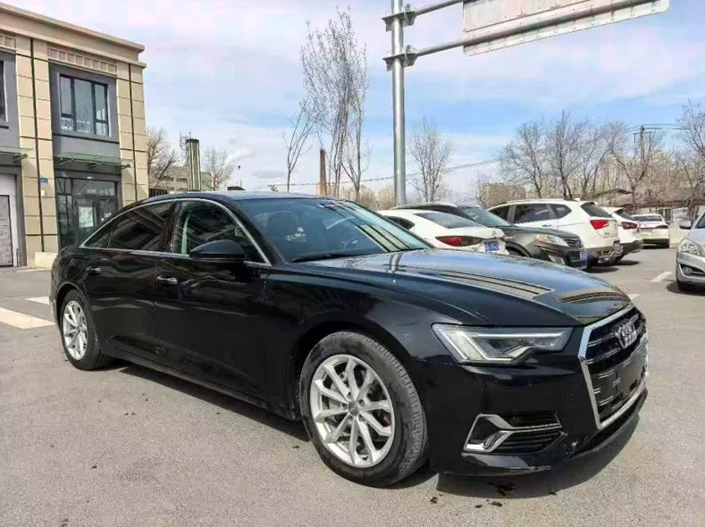 奥迪A6L 正面外观三