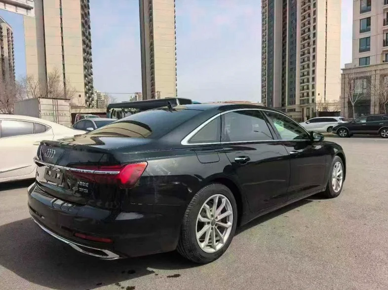 奥迪A6L 内饰前排