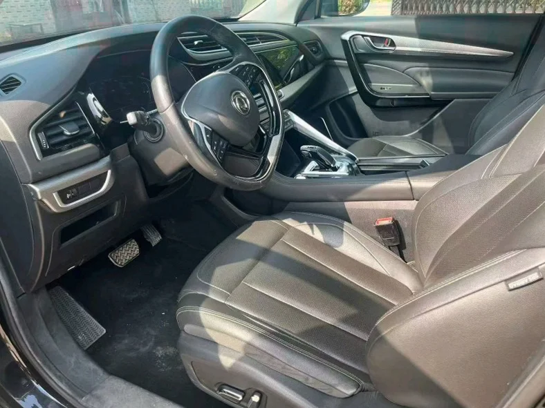 东风ax7 后面外观二