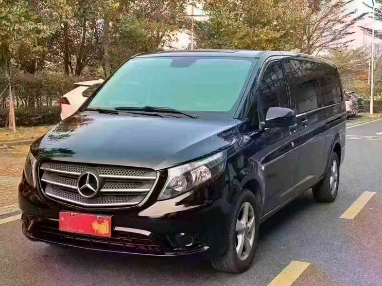 奔驰威霆 正面外观三