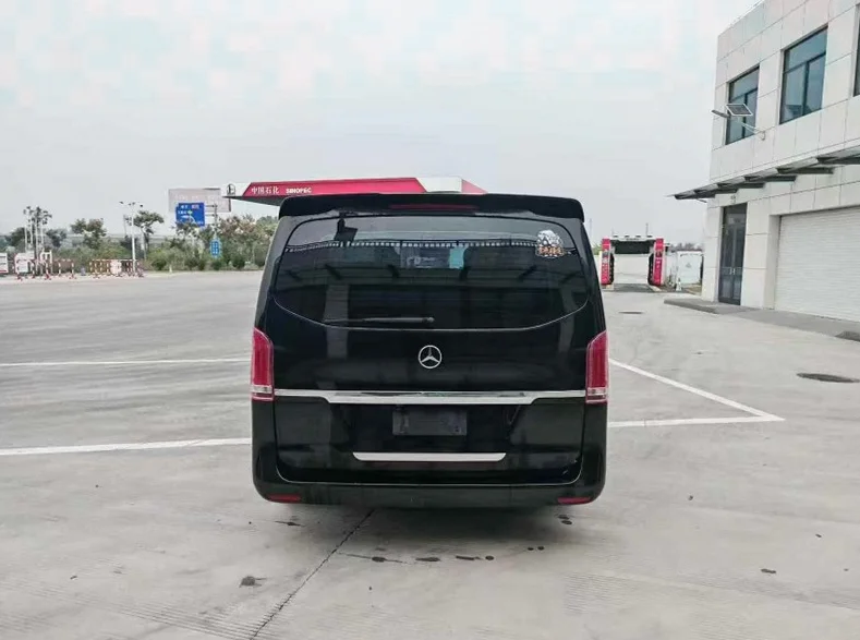 奔驰威霆 内饰前排