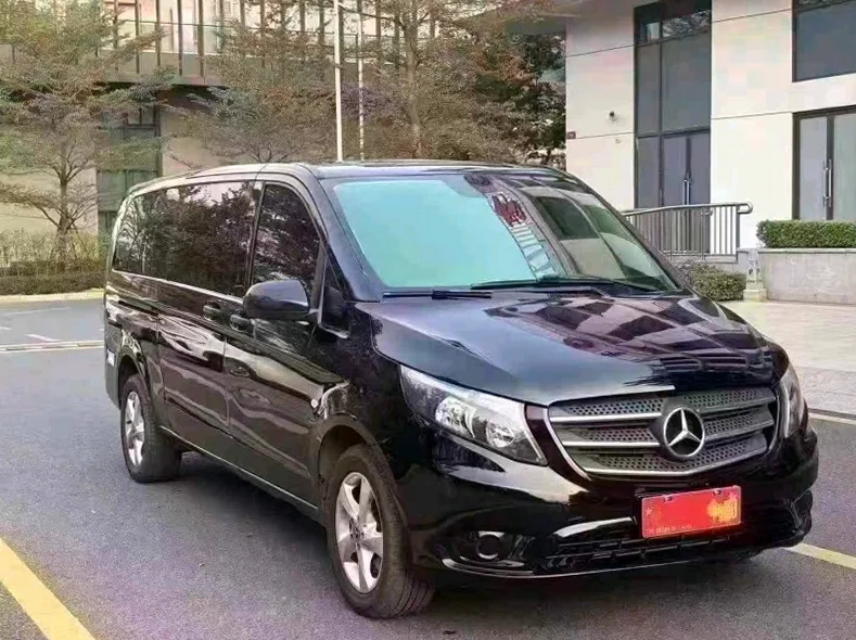 奔驰威霆 正面外观二