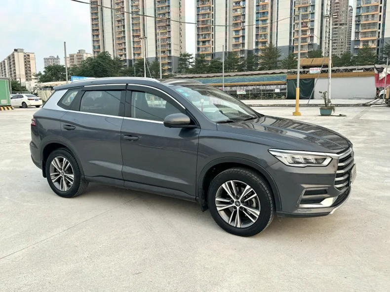 比亚迪宋 正面外观二