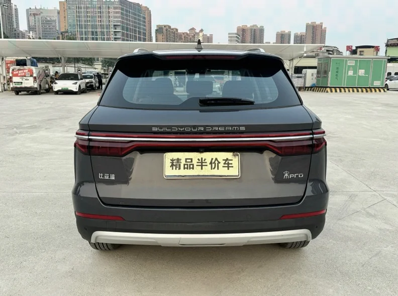 比亚迪宋 驾驶室